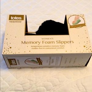 Totes Toasties Memory Foam Slippers